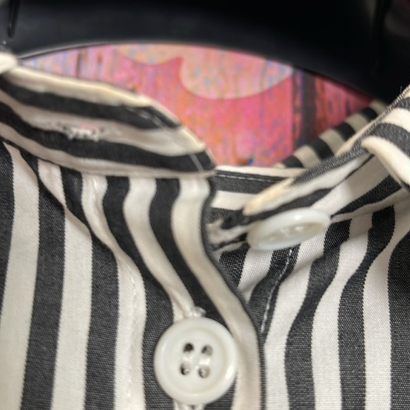 MDS Dark Gray and White Striped Button-Up Dress. size 6 - Picture 2 of 10